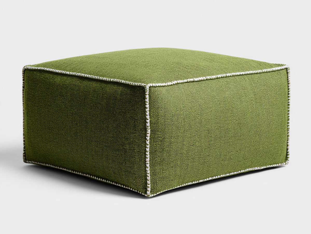 Tabouret large 60×60×36 cm - tissu chevron vert olive et passepoil écru - pouf bas carré pour chambre à coucher