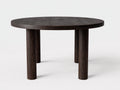 Table à manger ronde 130×130×75 cm - bois brun foncé nervuré - quatre pieds cylindriques pour salle à manger